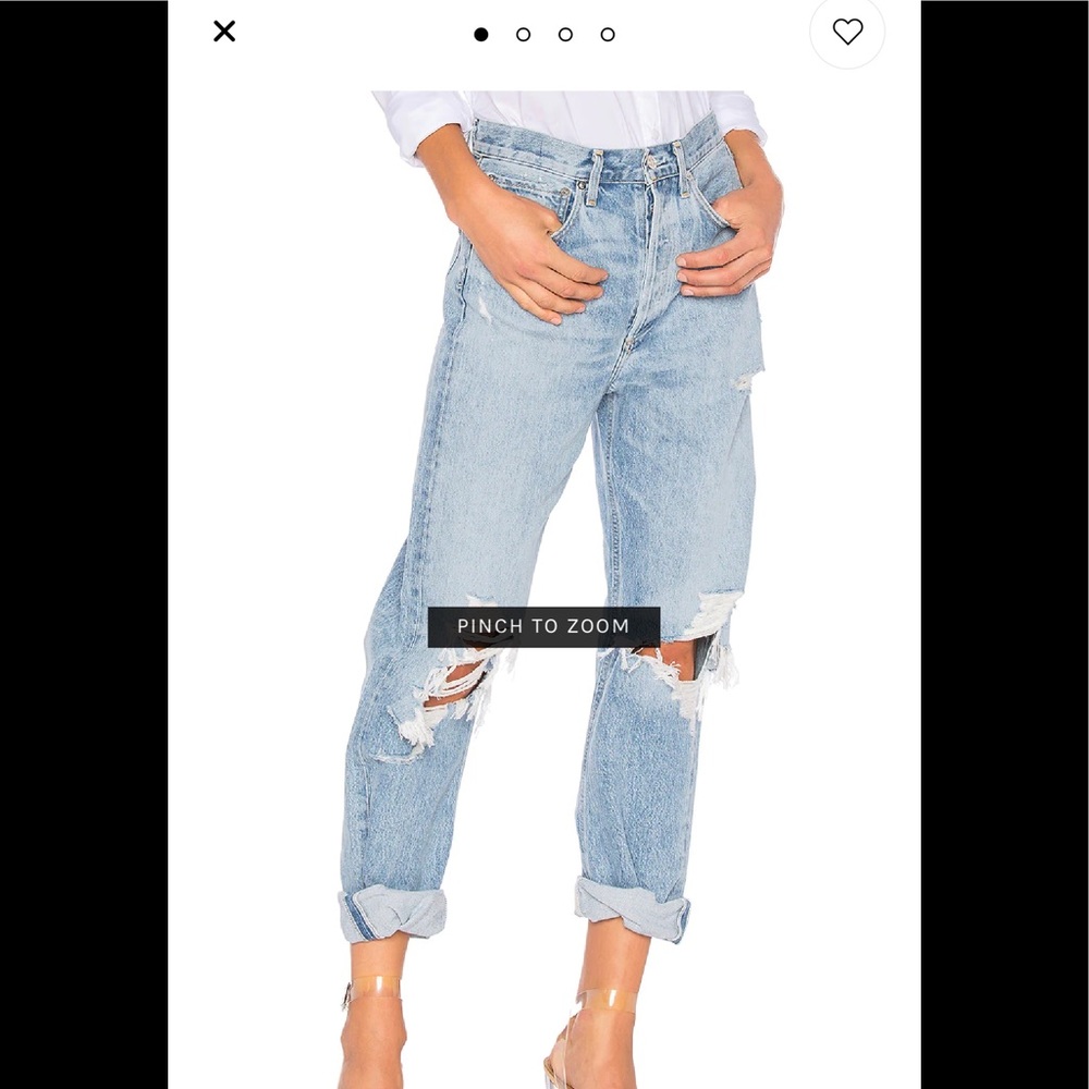 Ahold 90s loose fit jeans.